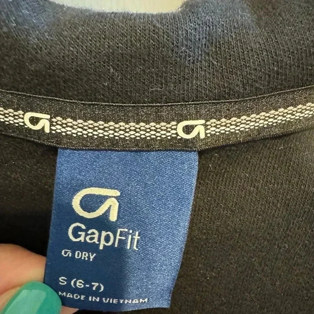 GapFit Kids  lack Fit Tech Hoodie Sz S (6-7)